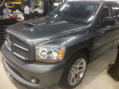 2006  Dodge Ram SRT10 - 3.jpg