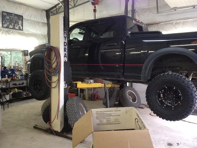 37 inch full droop side both axles.jpg